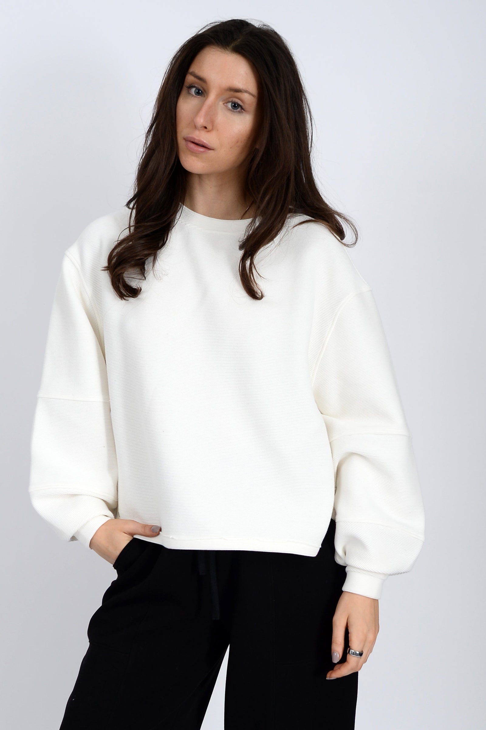 LUCINA OTTOMAN SOFT KNIT LS HIGH-LOW TOP