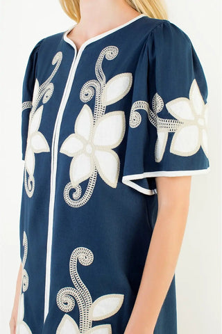 SHORT SLEEVE FLORAL EMBROIDERY DETAIL DRESS