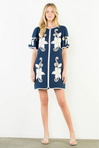 SHORT SLEEVE FLORAL EMBROIDERY DETAIL DRESS