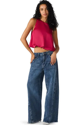 YAZMIN SLEEVELESS SILKY TOP