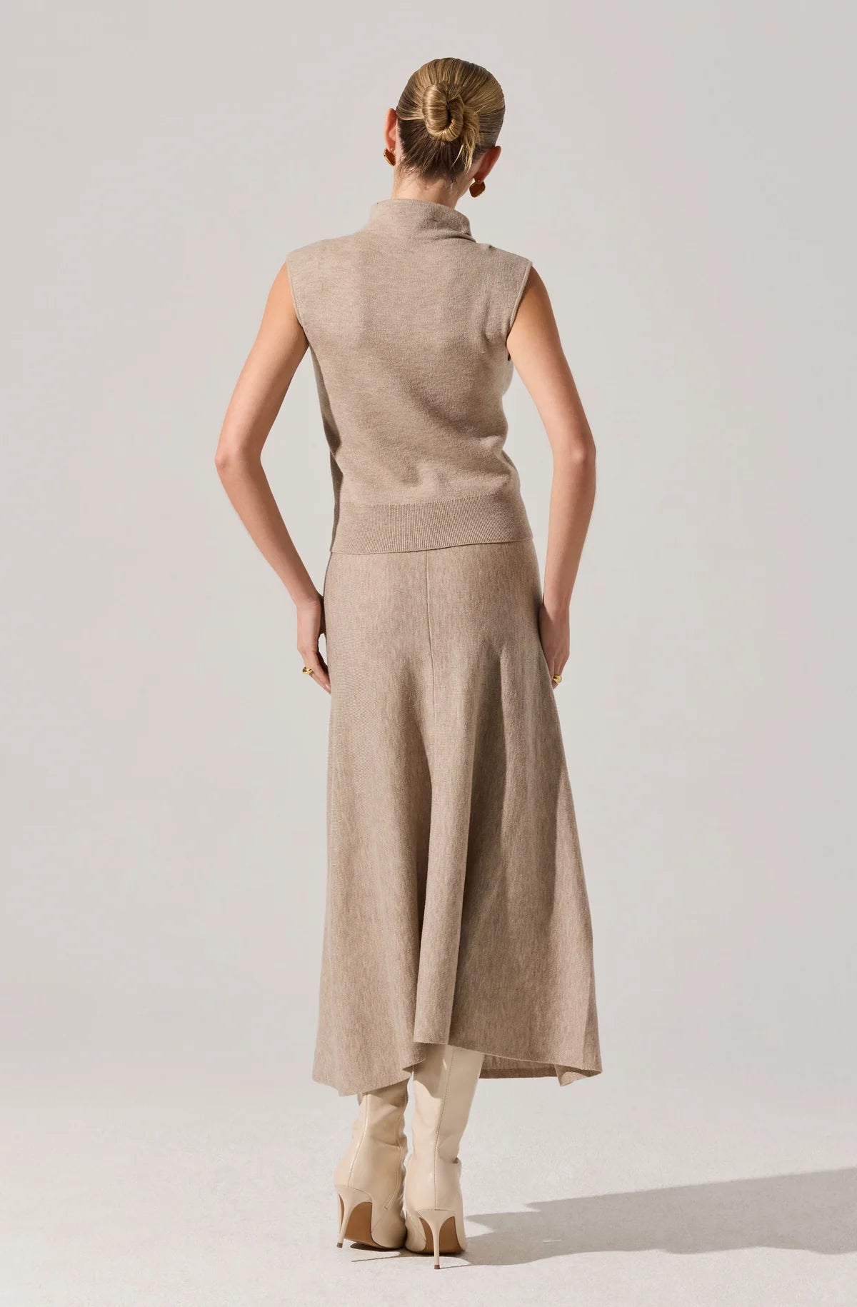 DEORA SWEATER
