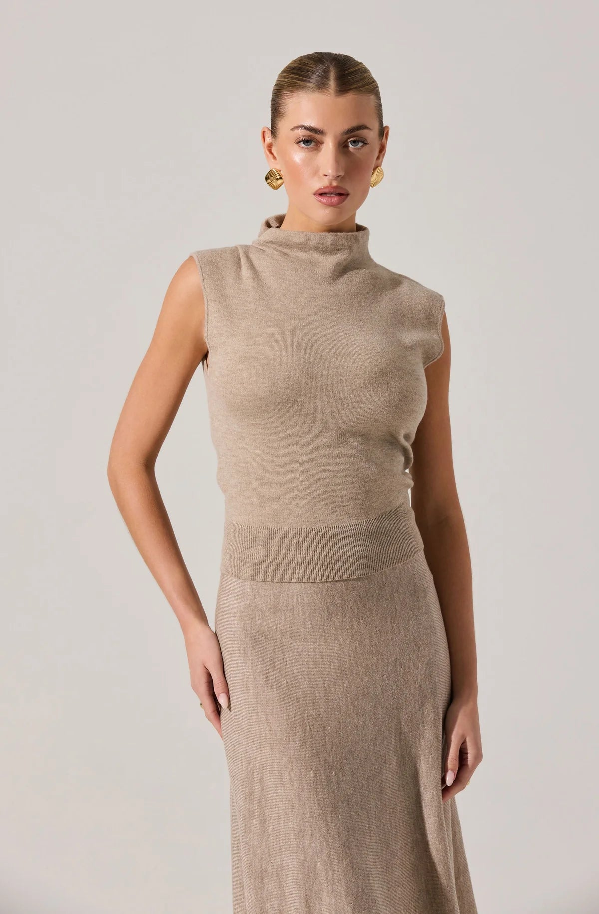 DEORA SWEATER