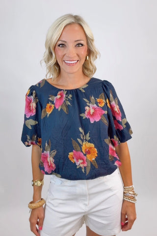 FLOWY FLORAL TOP