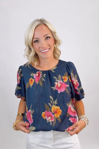 FLOWY FLORAL TOP