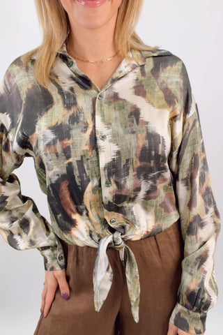 WATERCOLOR PRINT BUTON DOWN LONG SLEEVE TIE TOP