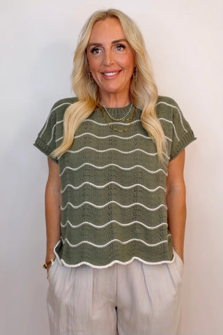 DROP SHORT SLEEVE SCALLOP STRIPED PATTERN KNIT SWEATER TOP