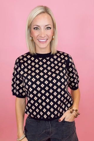 SHORT SLEEVE GEOMETRIC PATTERN SWEATER TOP