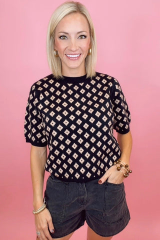 SHORT SLEEVE GEOMETRIC PATTERN SWEATER TOP