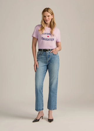 Woman wearing a pink t-shirt STMT BOUTIQUE 