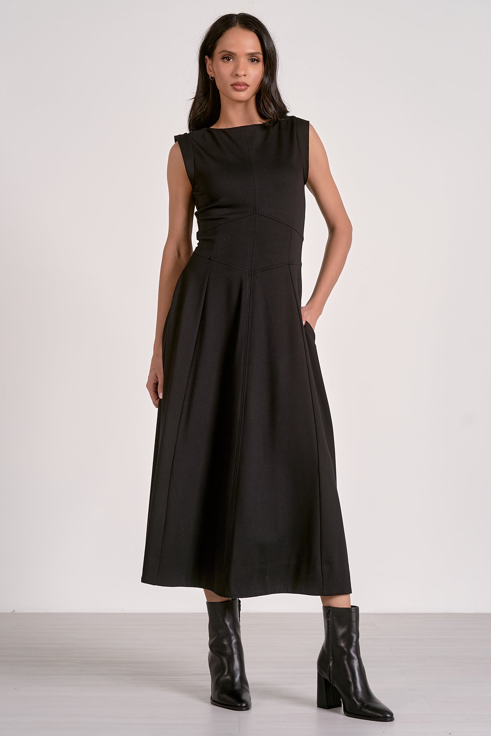 SLEEVELESS MIDI FLARED DRESS