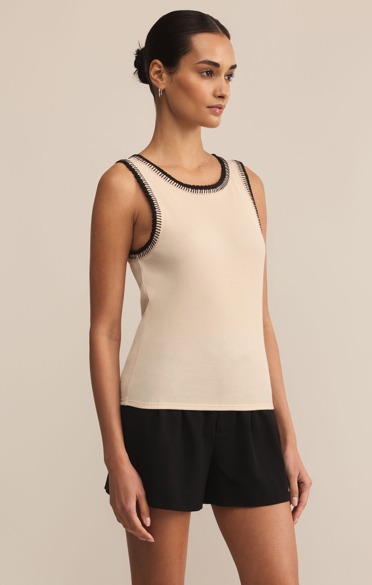 ial tank front view minimal and chic design