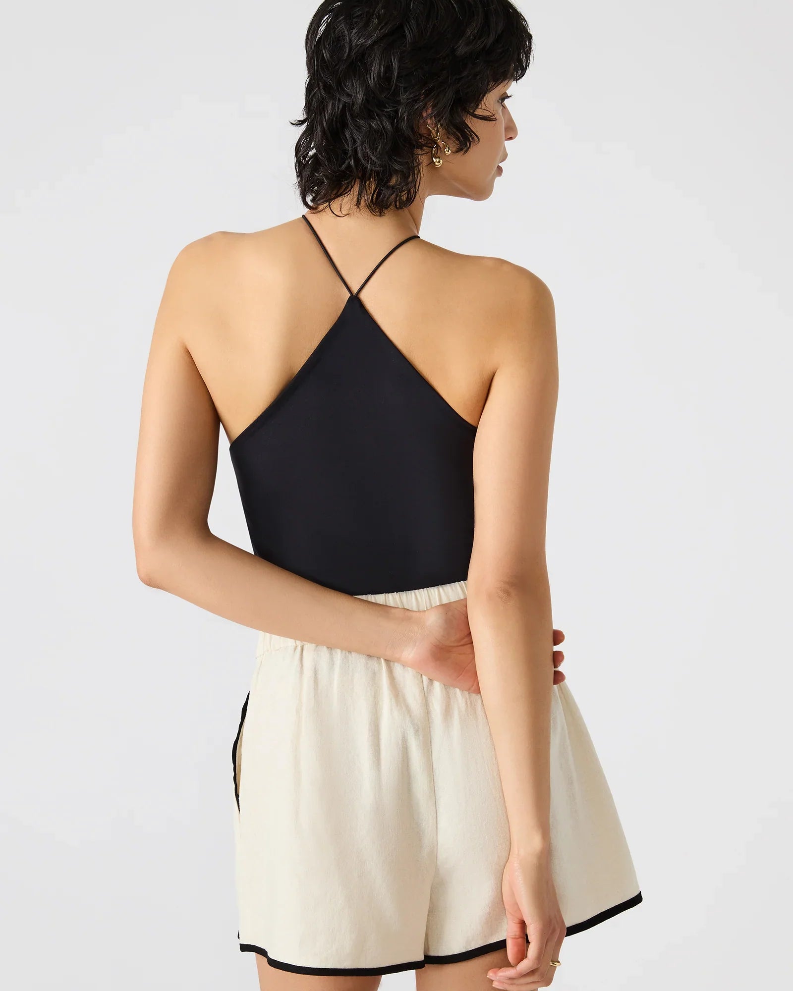 linnie top back sleek design