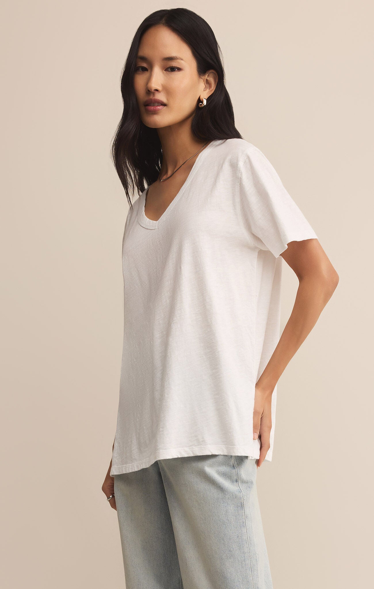 lively relaxed vneck tee front casual fit