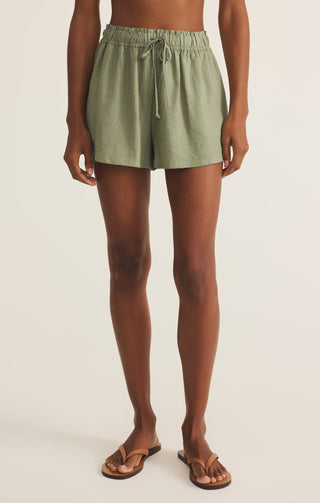 THE PERFECT LINEN SHORT styled for a relaxed summer look STMT BOUTIQUE 