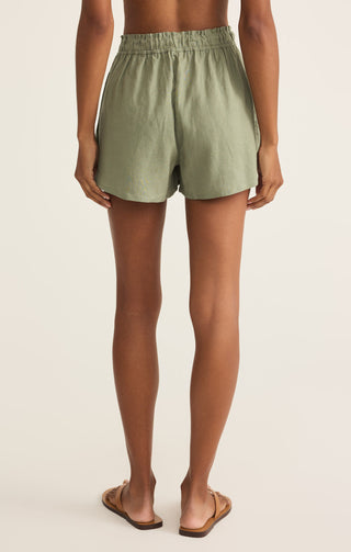 Chic resort outfit featuring the perfect linen short