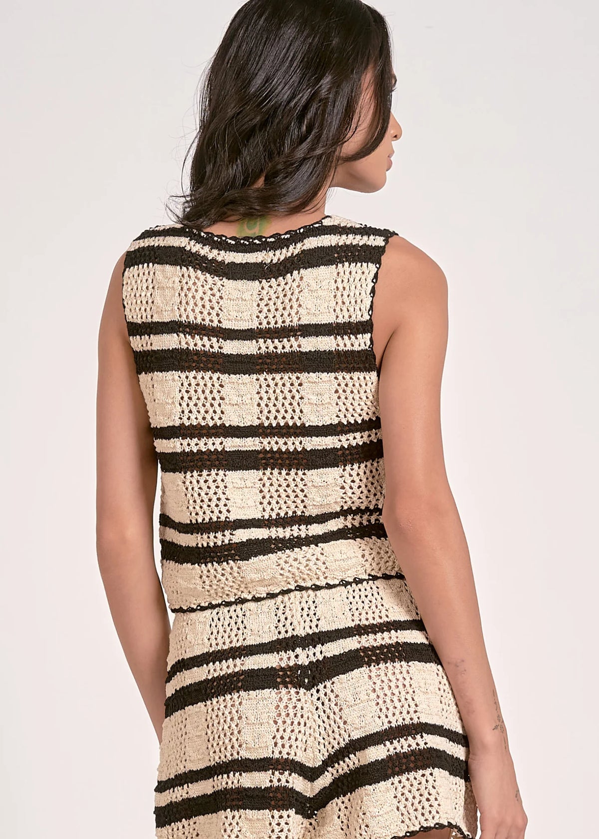 Front view of STMT BOUTIQUE TOP VEST TIE FRONT