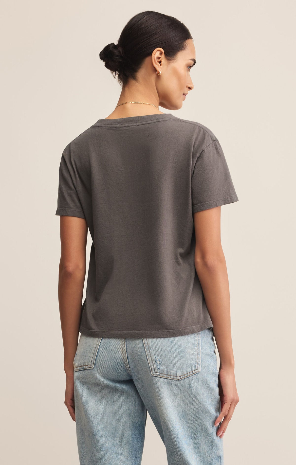 Back view highlighting relaxed fit of WEEKDAYS V-NECK TEE